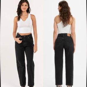 Levi’s mid rise 94’ baggy jeans